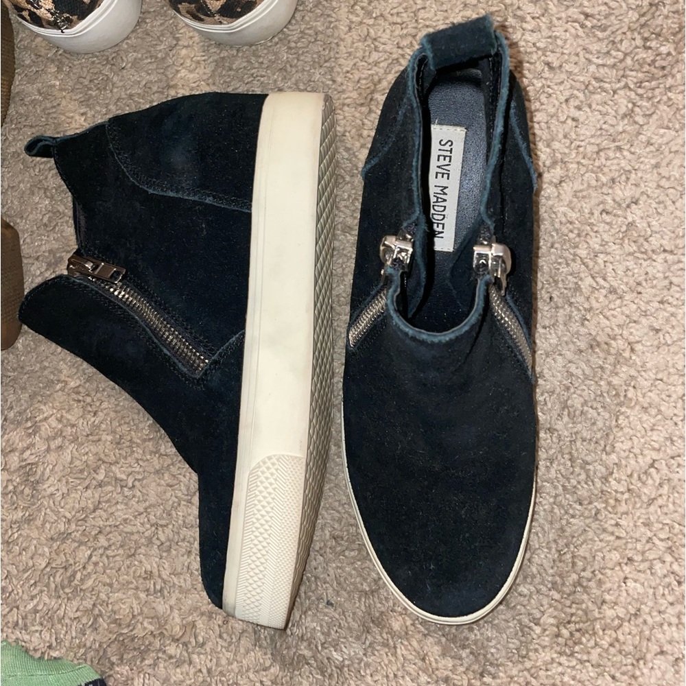 steve madden all black suede bootie